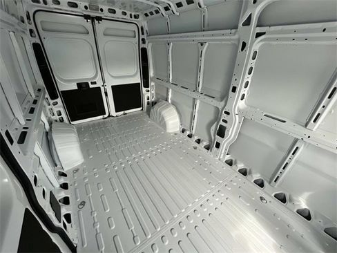 Used 2025 RAM ProMaster 2500 w/ Storage Group image 16