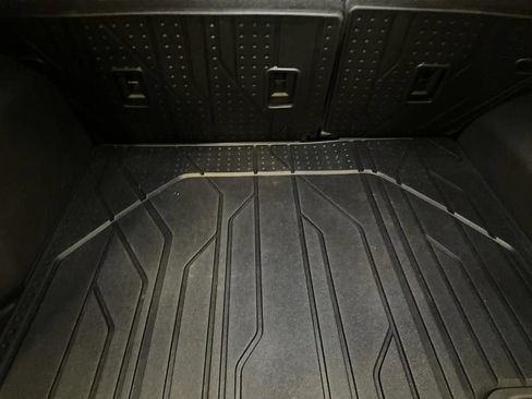 Used 2022 Chevrolet Equinox Premier AWD/4WD image 15