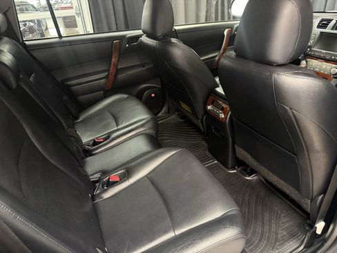 Used 2012 Toyota Highlander Limited AWD/4WD image 23