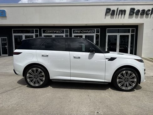 Used 2024 Land Rover Range Rover Sport Dynamic SE AWD/4WD image 5