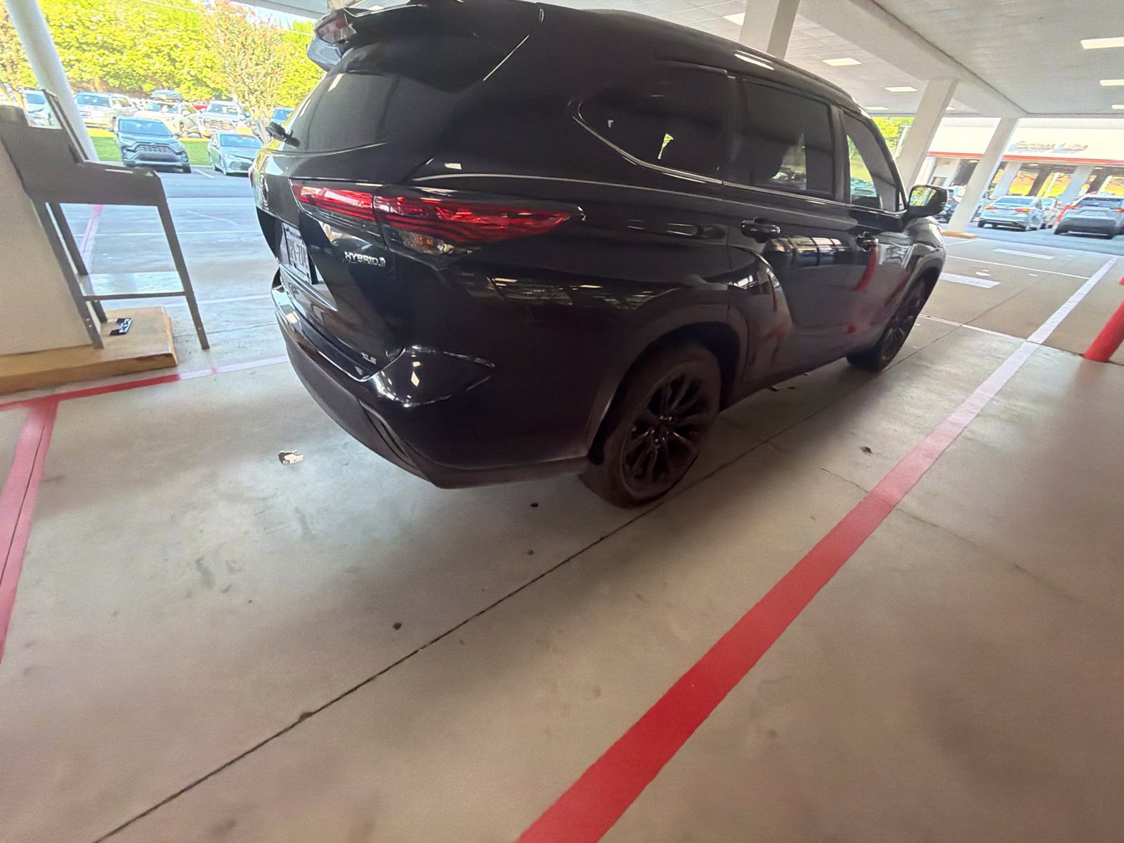 Used 2023 Toyota Highlander Bronze Edition FWD image 18