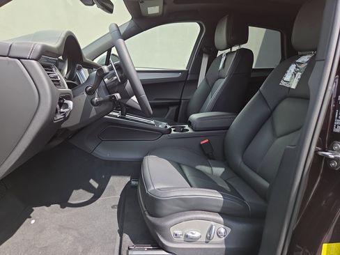 New 2025 Porsche Macan Turbo image 5