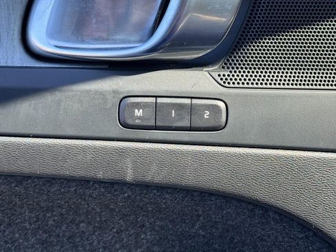 Certified 2025 Volvo XC40 B5 Core image 17