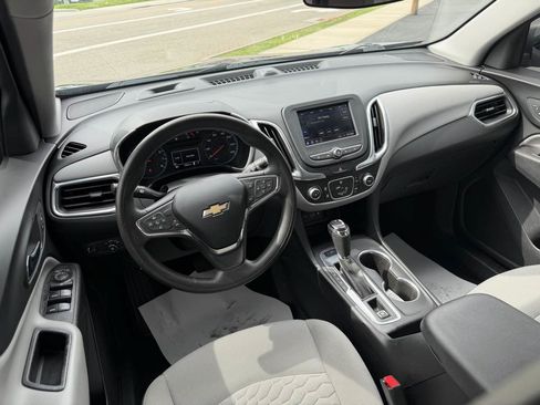 Used 2020 Chevrolet Equinox LS AWD/4WD image 12