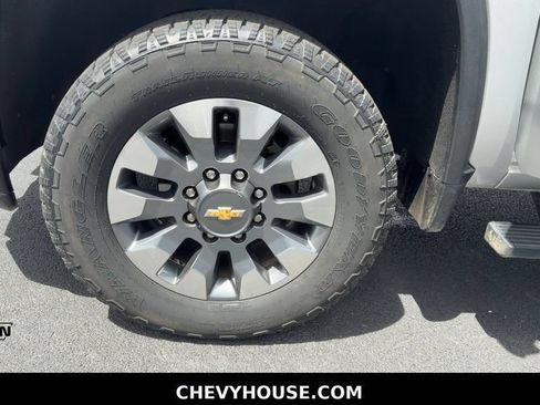 Used 2023 Chevrolet Silverado 2500 Custom w/ Custom Value Package AWD/4WD image 27