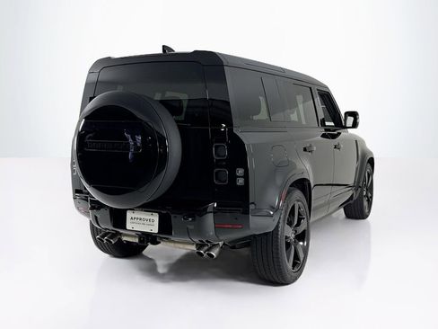 Used 2025 Land Rover Defender 110 V8 AWD/4WD image 5