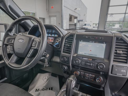 Used 2018 Ford F150 XLT w/ Equipment Group 302A Luxury AWD/4WD image 19
