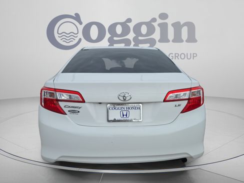 Used 2014 Toyota Camry LE FWD image 4