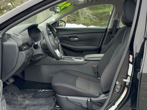 Used 2024 Nissan Sentra SV image 13