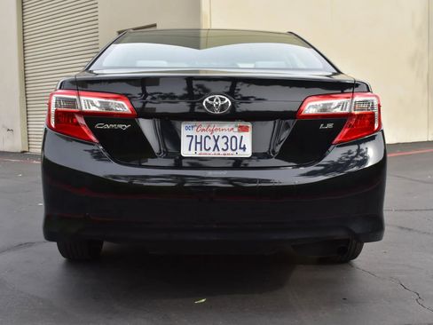 Used 2014 Toyota Camry LE image 4