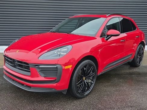 Certified 2022 Porsche Macan AWD/4WD image 1