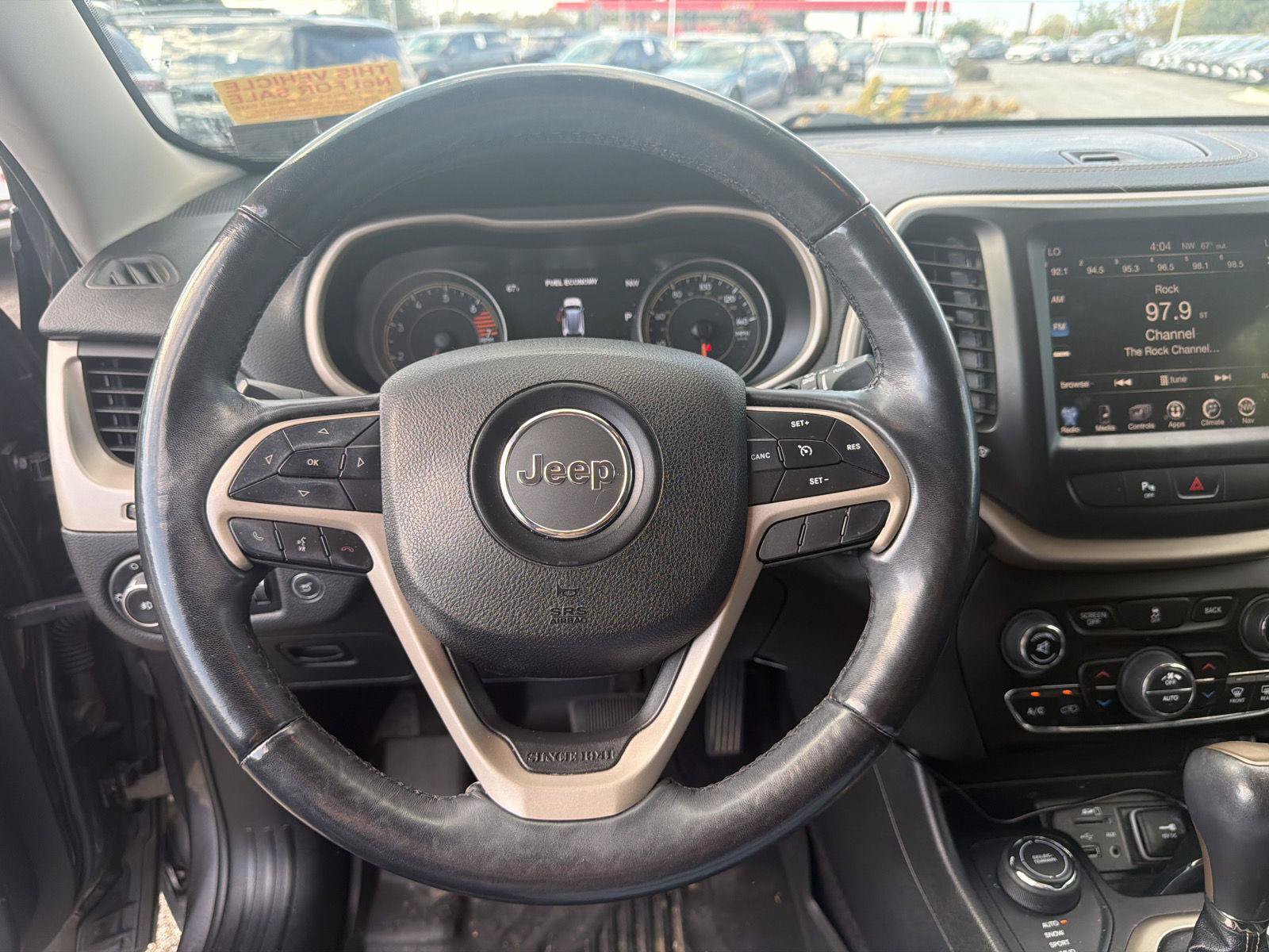 Used 2018 Jeep Cherokee Limited AWD/4WD image 36