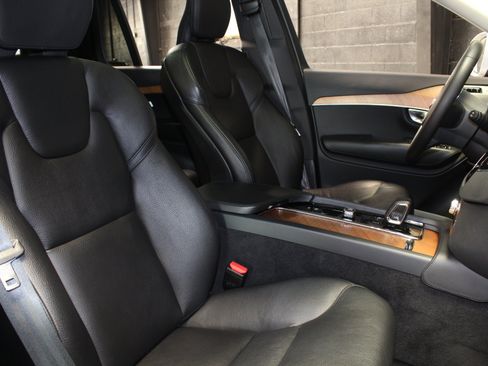 Used 2023 Volvo XC90 B6 Plus w/ Protection Package Premier AWD/4WD image 51