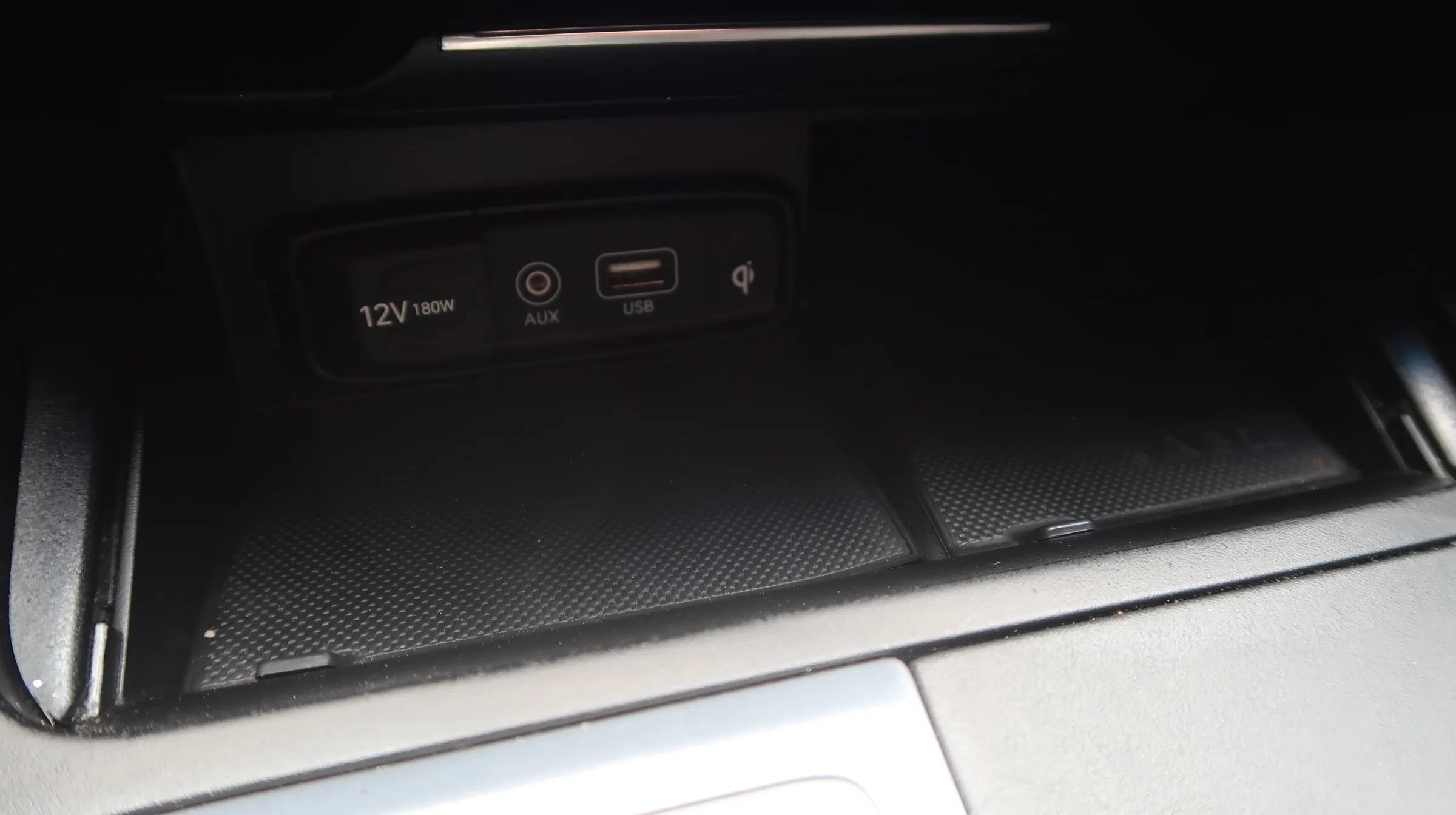 Used 2019 Genesis G70 2.0T Advanced w/ Sport Package AWD/4WD image 34