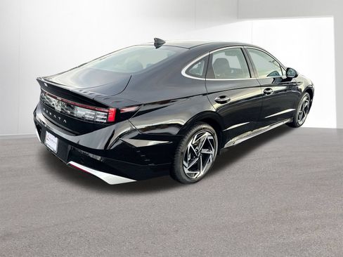 Used 2026 Hyundai Sonata SEL FWD image 9