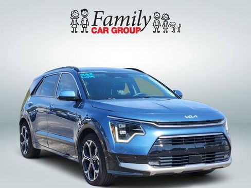 Used 2023 Kia Niro SX Touring FWD image 2