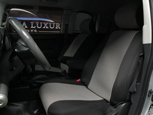 Used 2008 Toyota FJ Cruiser 4WD image 23