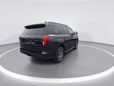 New 2025 Ford Expedition Active image 8