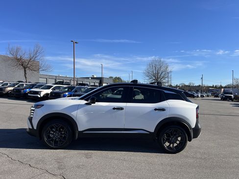 Certified 2025 Nissan Kicks SR w/ SR Premium Package image 8