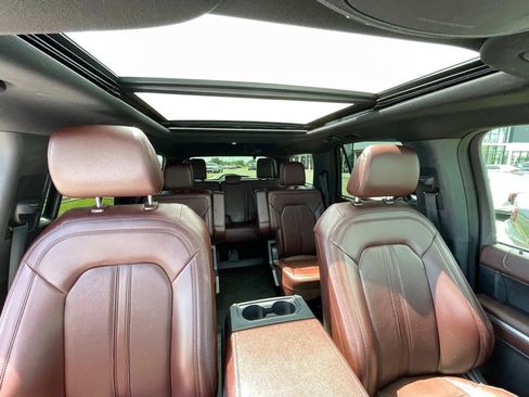 Used 2022 Ford Expedition Limited AWD/4WD image 27