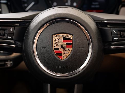 Certified 2024 Porsche Macan image 25