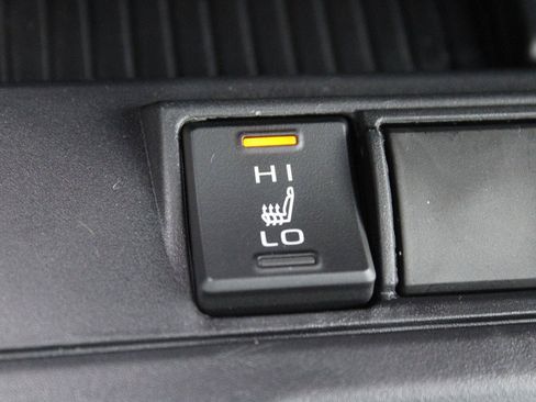 Used 2026 Toyota Corolla Cross XLE w/ Convenience Package FWD image 27