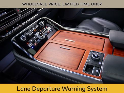 Used 2024 Lincoln Navigator Reserve AWD/4WD image 23