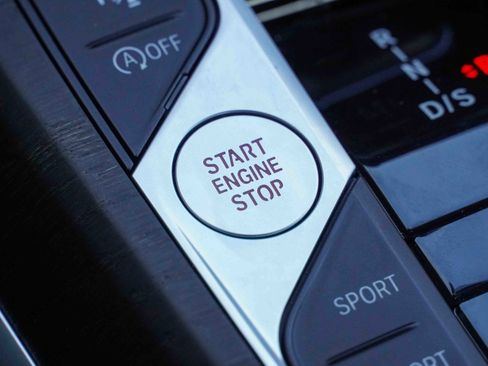 Certified 2024 BMW 330i 330i image 18