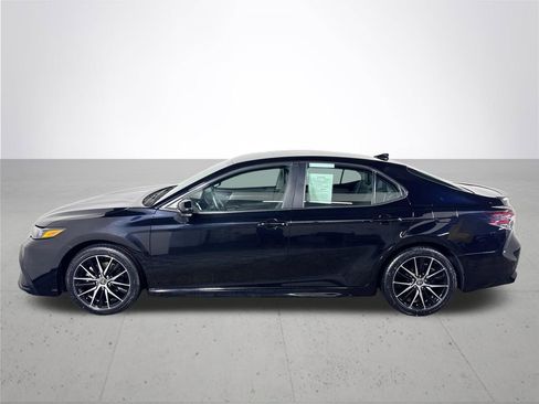 Used 2024 Toyota Camry SE image 9