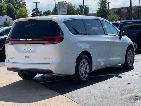 Used 2024 Chrysler Pacifica Limited w/ Uconnect Theater Family Group AWD/4WD image 53