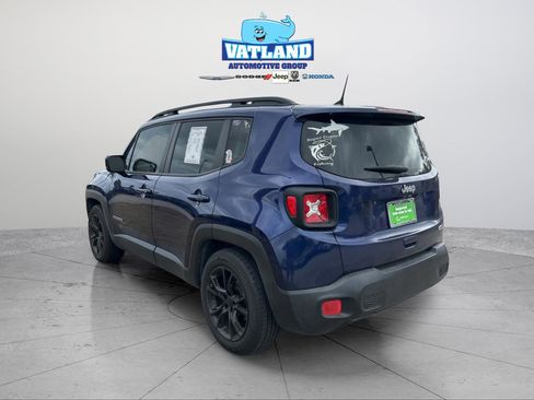 Certified 2018 Jeep Renegade Latitude image 3