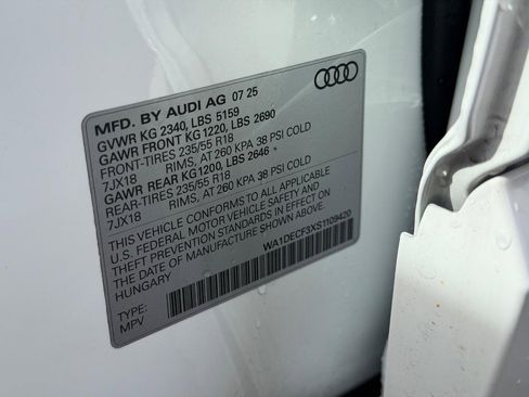 Used 2025 Audi Q3 2.0T Premium w/ Convenience Package AWD/4WD image 24