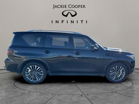 Certified 2018 INFINITI QX80 4WD w/ Deluxe Technology Package image 11