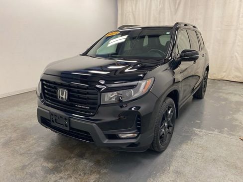 Certified 2024 Honda Passport Black Edition image 3