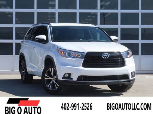 Used 2016 Toyota Highlander XLE image 1