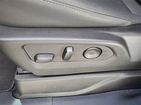 Used 2024 Chevrolet Tahoe Z71 w/ Luxury Package image 28