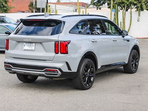 Used 2023 Kia Sorento SX image 9