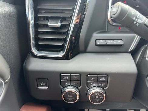 Certified 2025 GMC Sierra 1500 Denali Ultimate AWD/4WD image 16