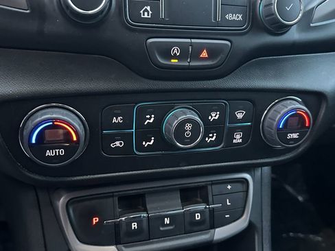 Used 2023 GMC Terrain AT4 image 19