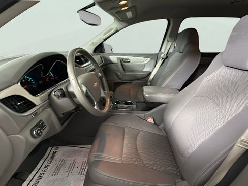 Used 2016 Chevrolet Traverse LT image 17