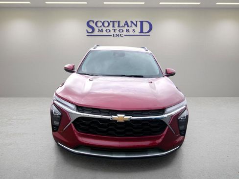 Used 2024 Chevrolet Trax LT FWD image 3