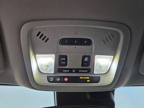 Used 2018 Chevrolet Malibu Premier image 18