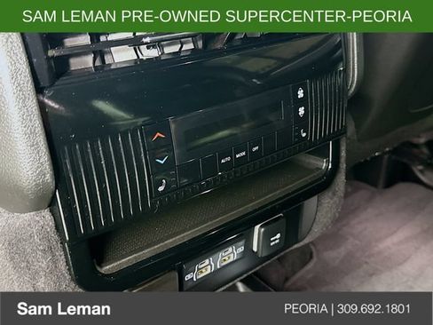 Used 2024 Jeep Wagoneer L Series II AWD/4WD image 27