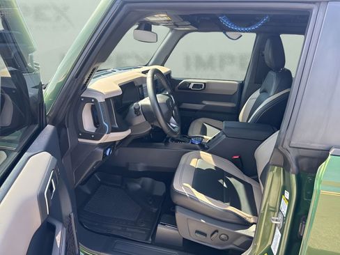 Used 2023 Ford Bronco Wildtrak AWD/4WD image 9