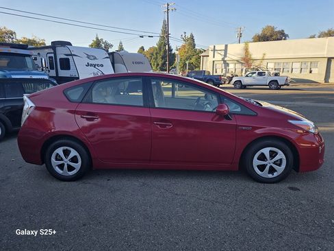 Used 2014 Toyota Prius image 5