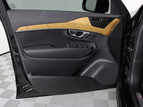 Certified 2024 Volvo XC90 T8 Plus w/ Protection Package Premier image 17