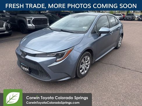 Used 2022 Toyota Corolla LE FWD image 3