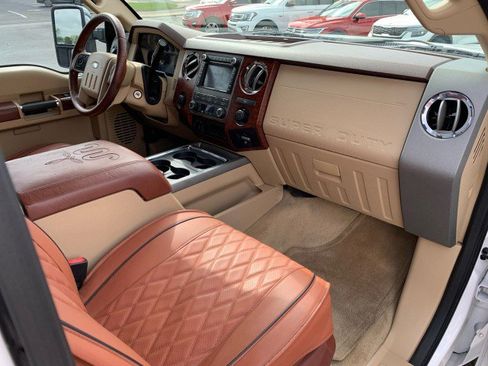 Used 2011 Ford F250 King Ranch w/ King Ranch w/Chrome Pkg image 19
