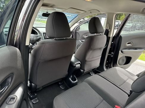 Used 2017 Honda HR-V LX image 35