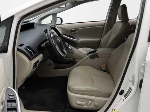 Certified 2015 Toyota Prius Five image 14
